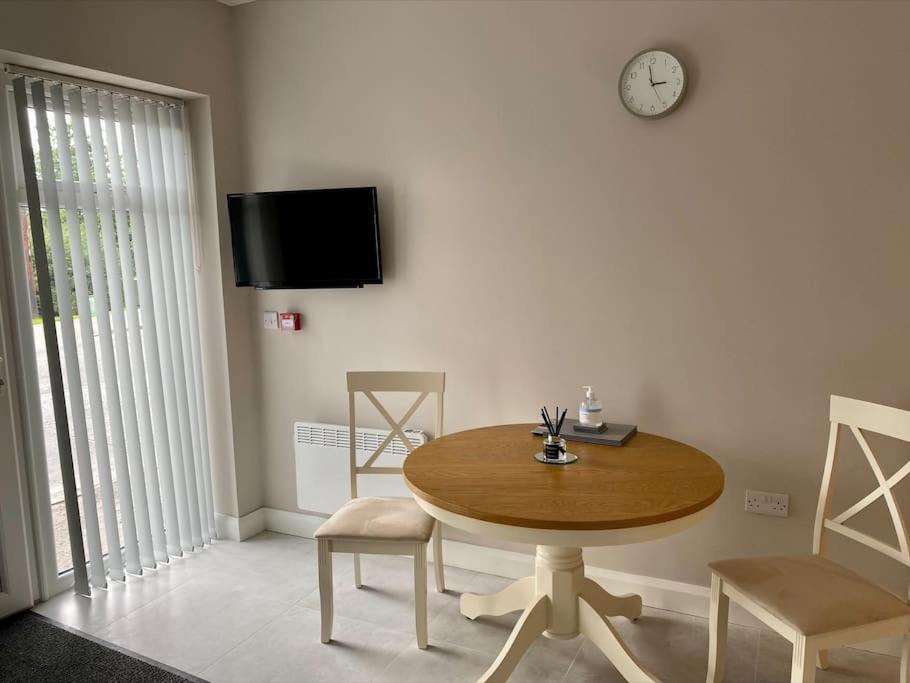Erne Getaway No.8 Brand New 1 Bed Apartment Enniskillen Eksteriør bilde