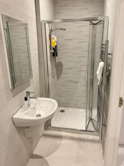 Erne Getaway No.8 Brand New 1 Bed Apartment Enniskillen Eksteriør bilde