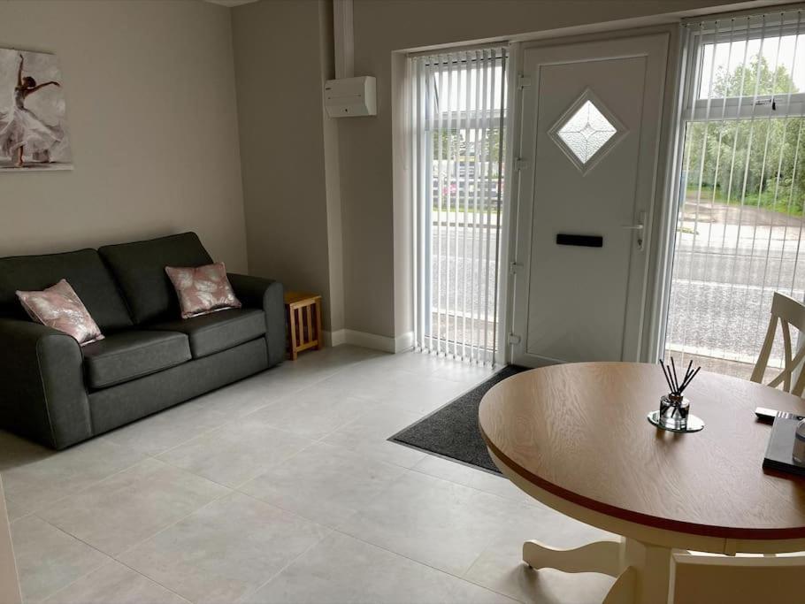 Erne Getaway No.8 Brand New 1 Bed Apartment Enniskillen Eksteriør bilde