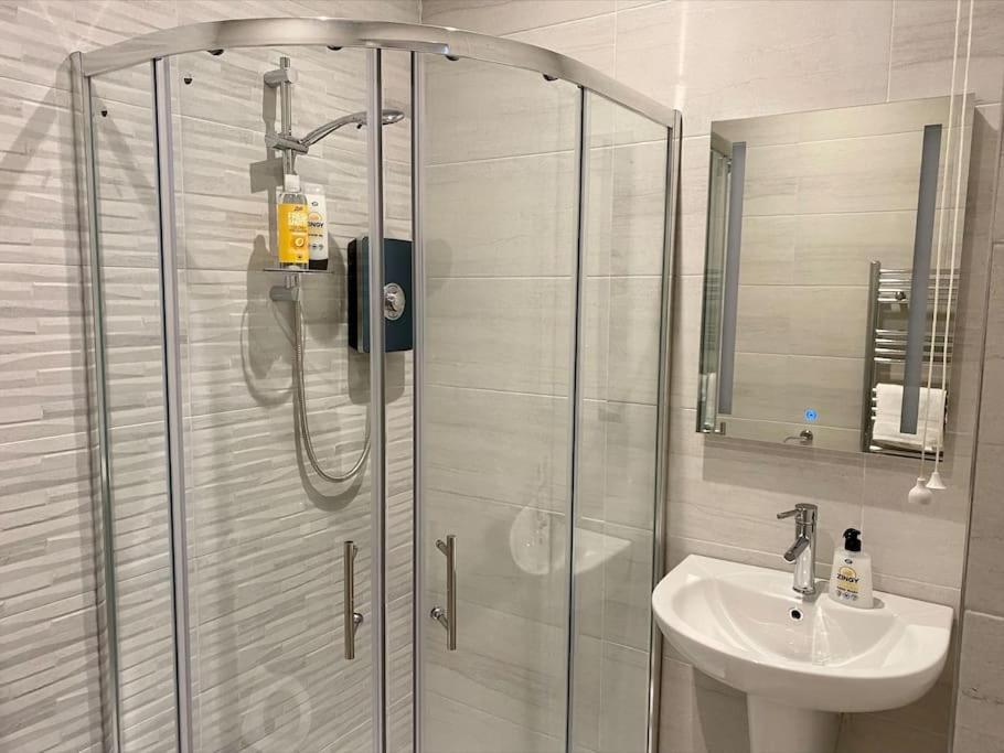 Erne Getaway No.8 Brand New 1 Bed Apartment Enniskillen Eksteriør bilde